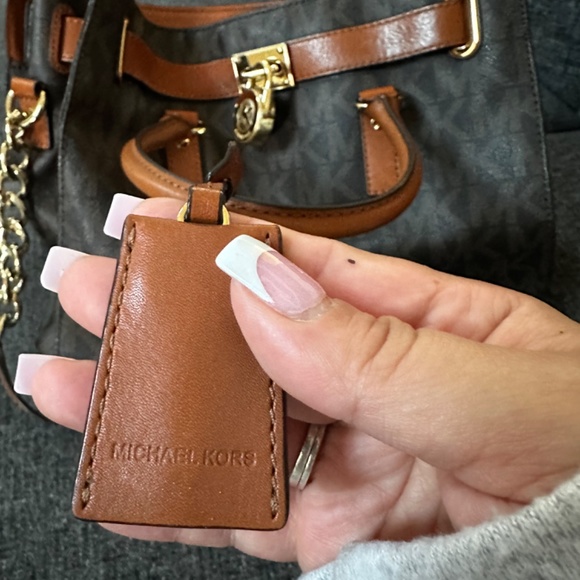 Michael kors purse w/ matching wallet - Picture 13 of 14